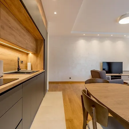 Apartament Athos Square *