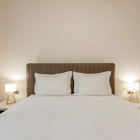 Athos Square * Podgorica