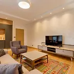 Appartement Athos Square *