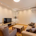 Athos Square Appartement