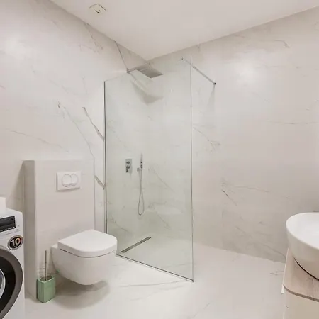 Athos Square 波德戈里察