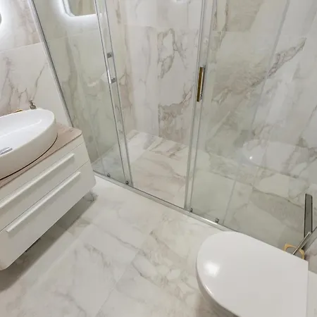 Athos Square * Podgorica