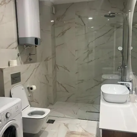 דירה Athos Square