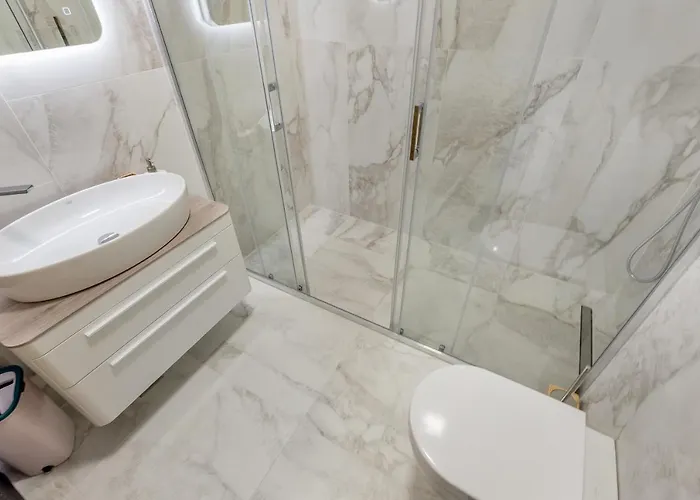 Athos Square * Podgorica