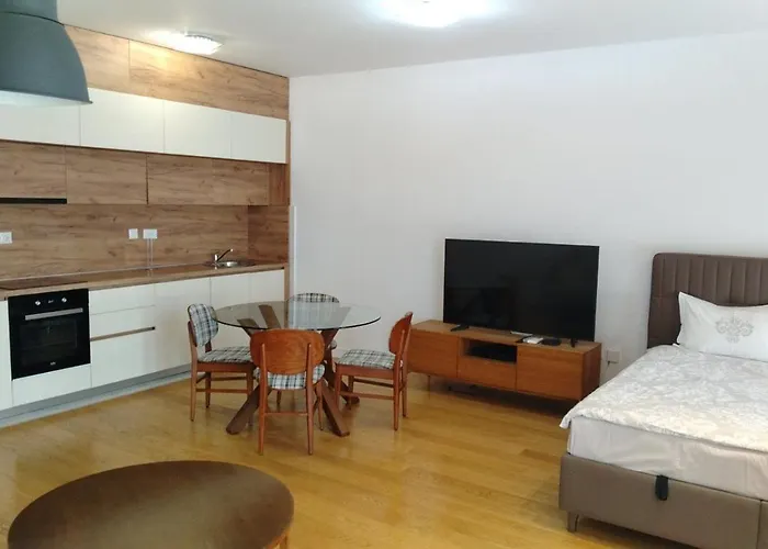 Athos Square Apartmán